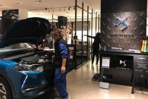 DS Store 青山 車両搬入・設置