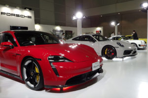 ポルシェジャパンは、タイカンとNew 911 カレラ4GTS。 他に73 カレラRS等も展示。