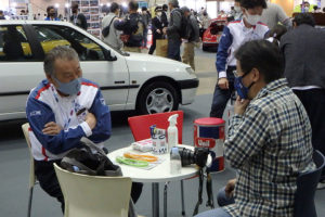 ボスの接客は続く…ほぼ一日中…