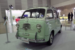 ガレーヂ伊太利屋さん。Fiat 600 ムルティプラ。